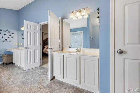 $525,000 | 2050 Hannah Drive, Wentzville, MO 63385