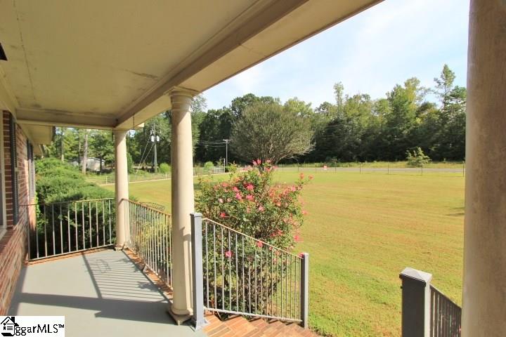 776 East Jerry Road Laurens, SC 29360 - Photo 3 of 32 Gallery Image 3