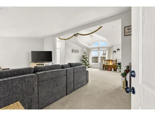 $420,000 | 1614 Granite Street, Woodburn, OR 97071