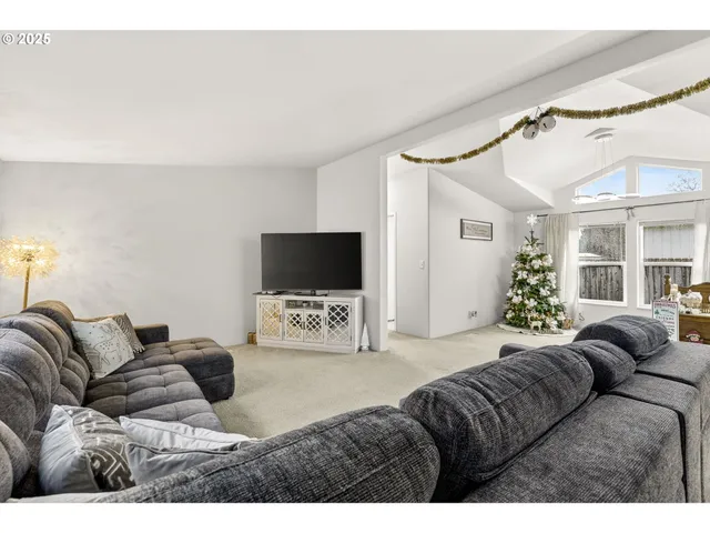 $420,000 | 1614 Granite Street, Woodburn, OR 97071