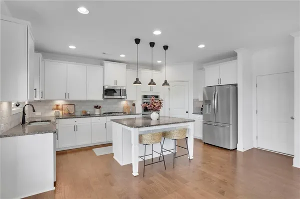$624,900 | 6808 New Fern Lane, Flowery Branch, GA 30542