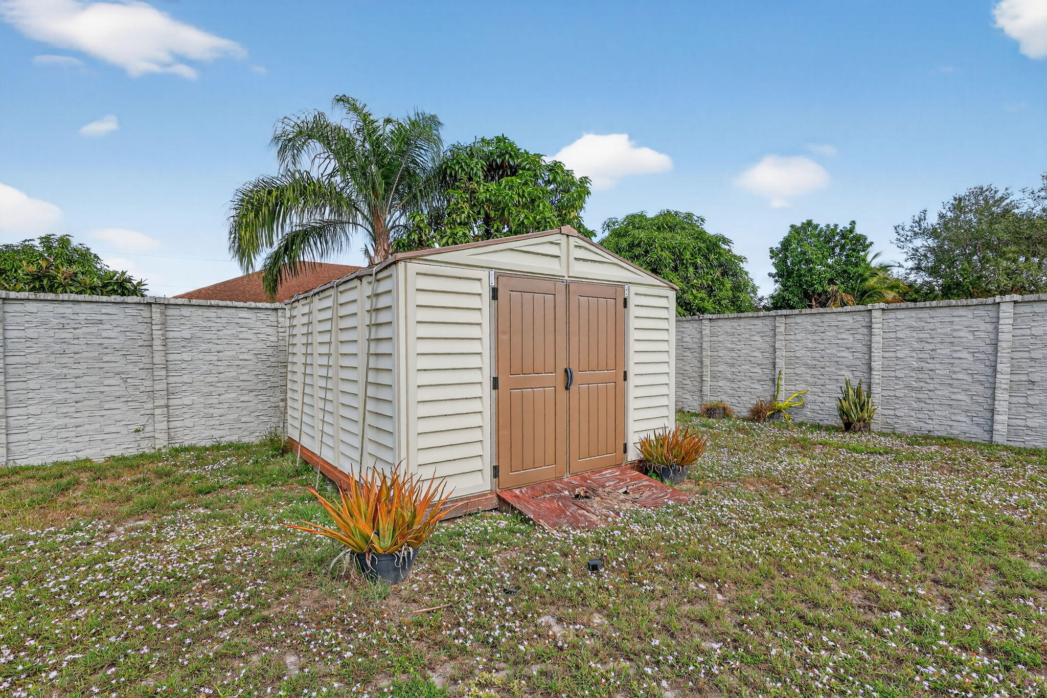 557 Southwest Halkell Avenue Port St. Lucie, FL 34953 - Photo 32 of 36 44-web-or-mls-5P1A3070