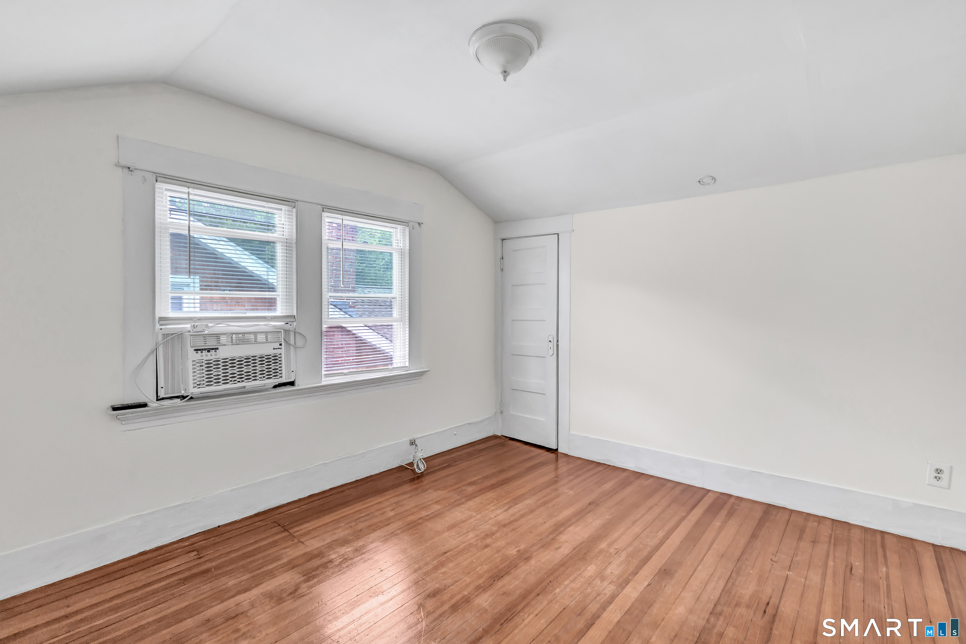 12 Violet Street Hamden, CT 06517 - Photo 20 of 39