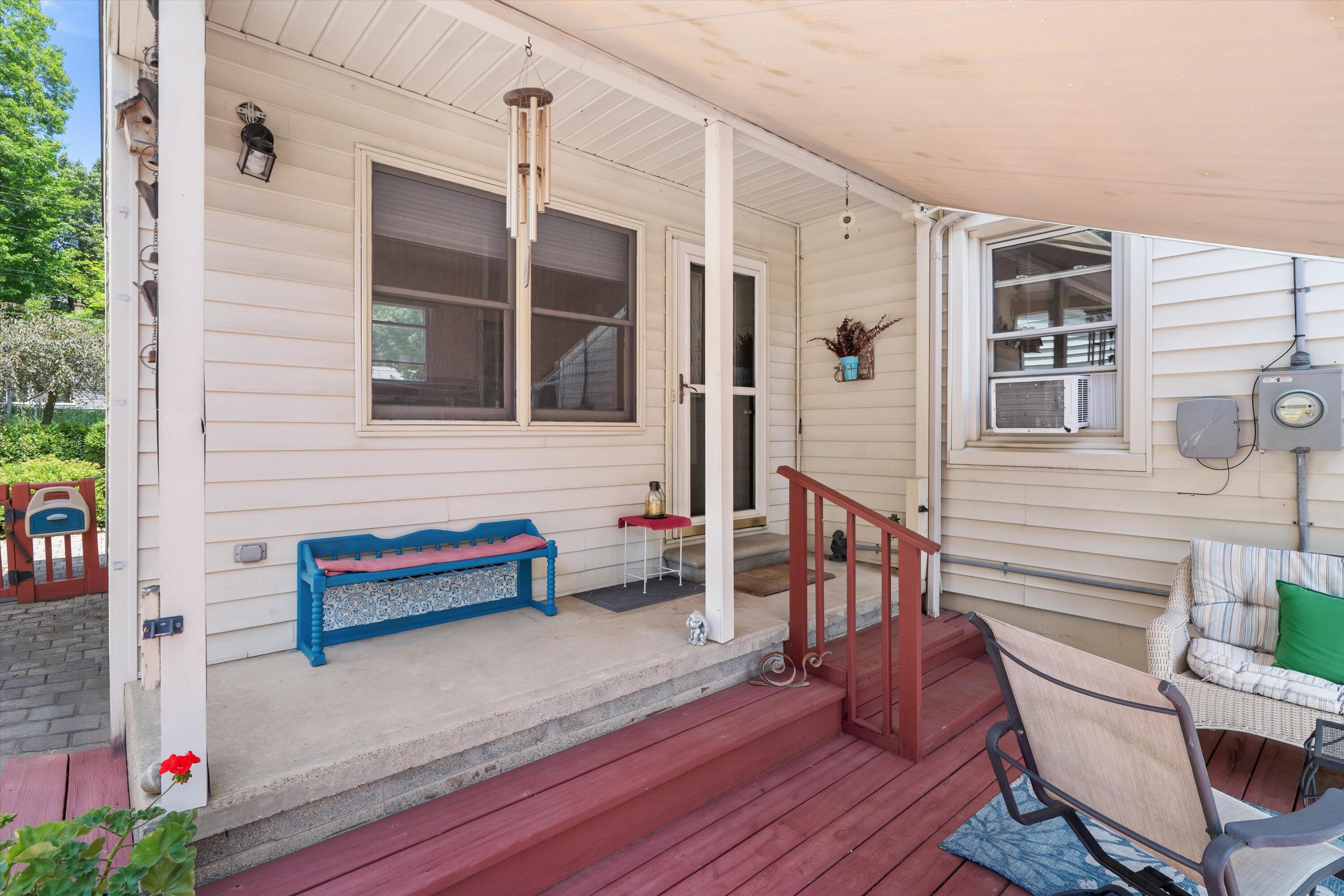 16009 Cavanaugh Lake Road Chelsea, MI 48118 - Photo 37 of 56 Deck