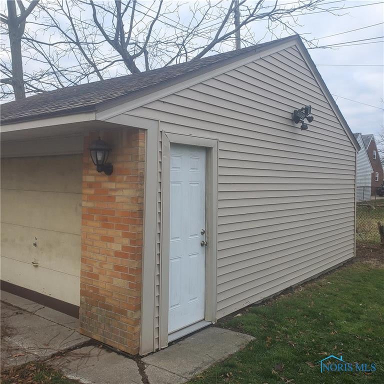 427 Clifton Road Toledo, OH 43607 - Photo 9 of 9 Photo 12