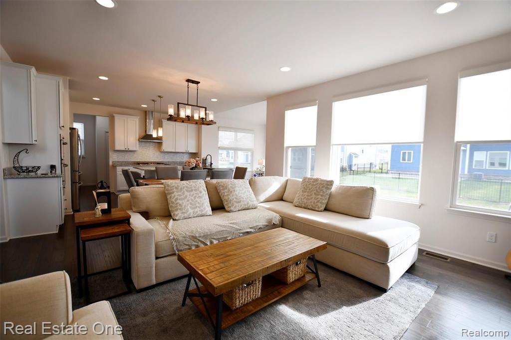 3087 Curtis Road Wixom, MI 48393 - Photo 10 of 36