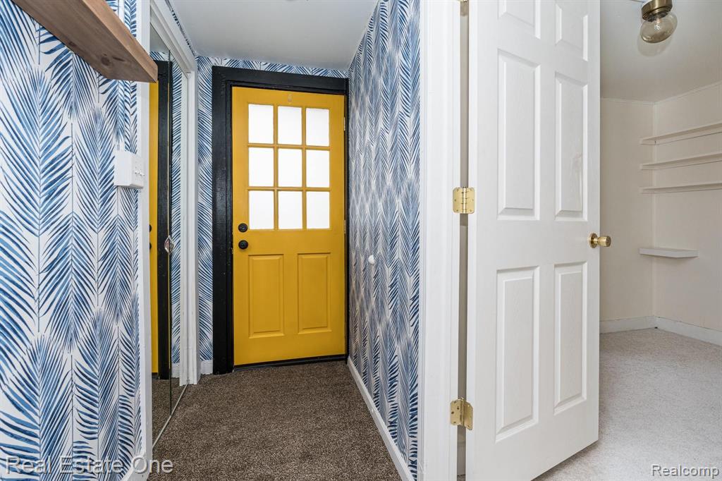 45445 Willis Road Belleville, MI 48111 - Photo 2 of 32