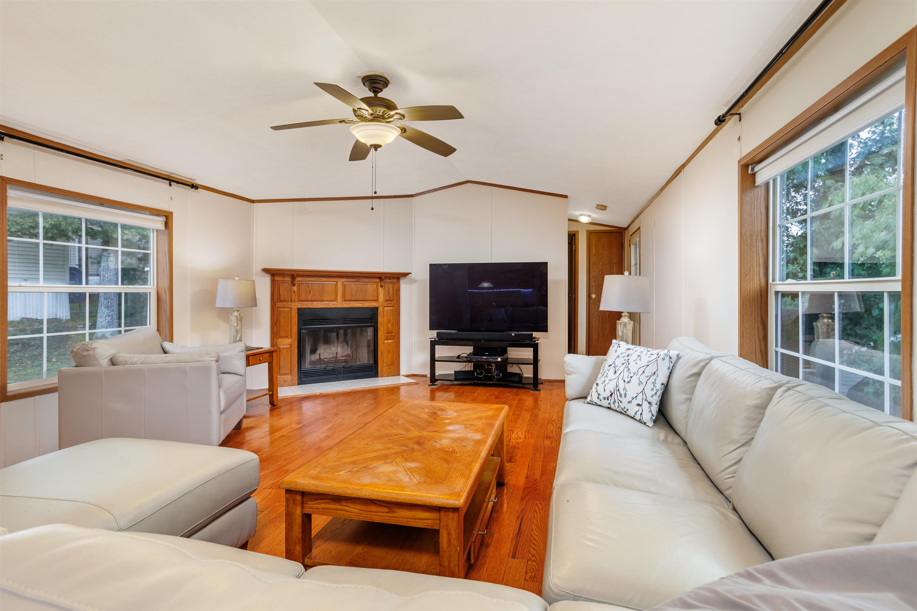139 Rockingham Road, Unit 24 Derry, NH 03038 - Photo 4 of 39 Gallery Image 4