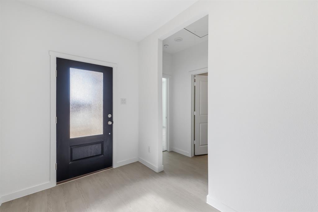 4912 Ascot Way Princeton, TX 75407 - Photo 3 of 35 a view of an entryway and hallway