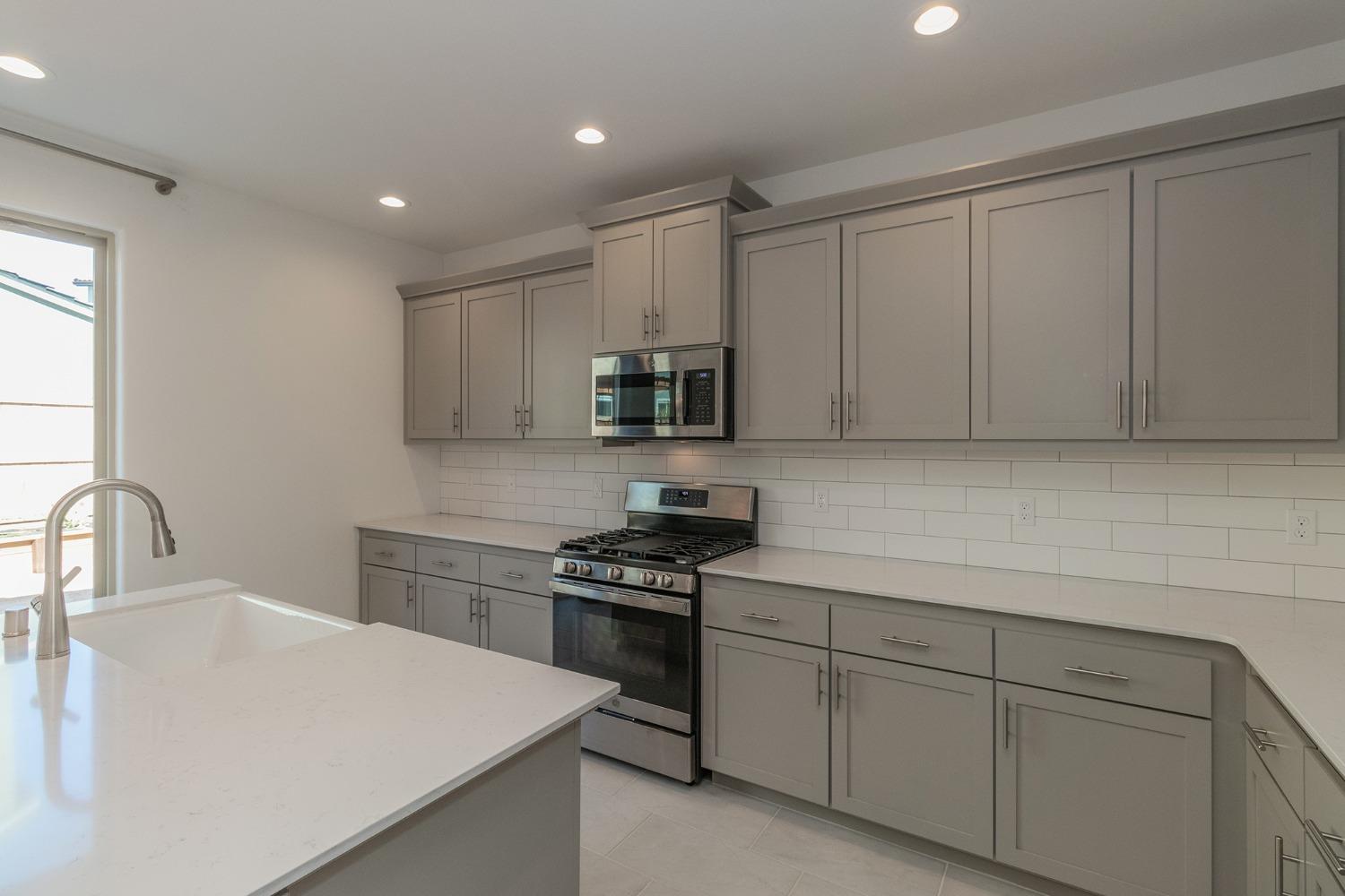 4633 Twin Oaks Road Madera, CA 93636 - Photo 7 of 49 Gallery Image 7