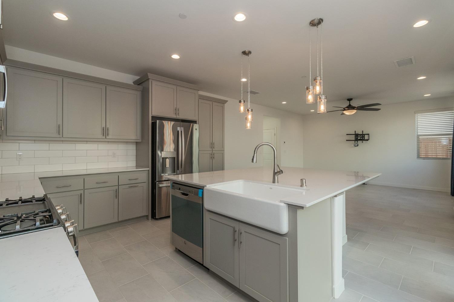 4633 Twin Oaks Road Madera, CA 93636 - Photo 8 of 49 Gallery Image 8
