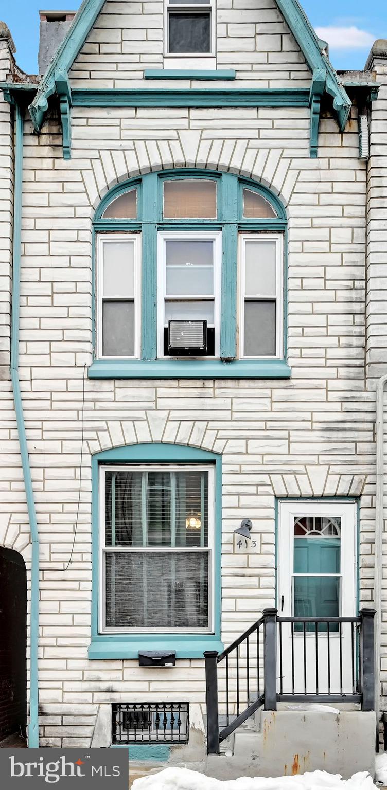 413 Rosenthal Street Reading, PA 19601 - Photo 2 of 27