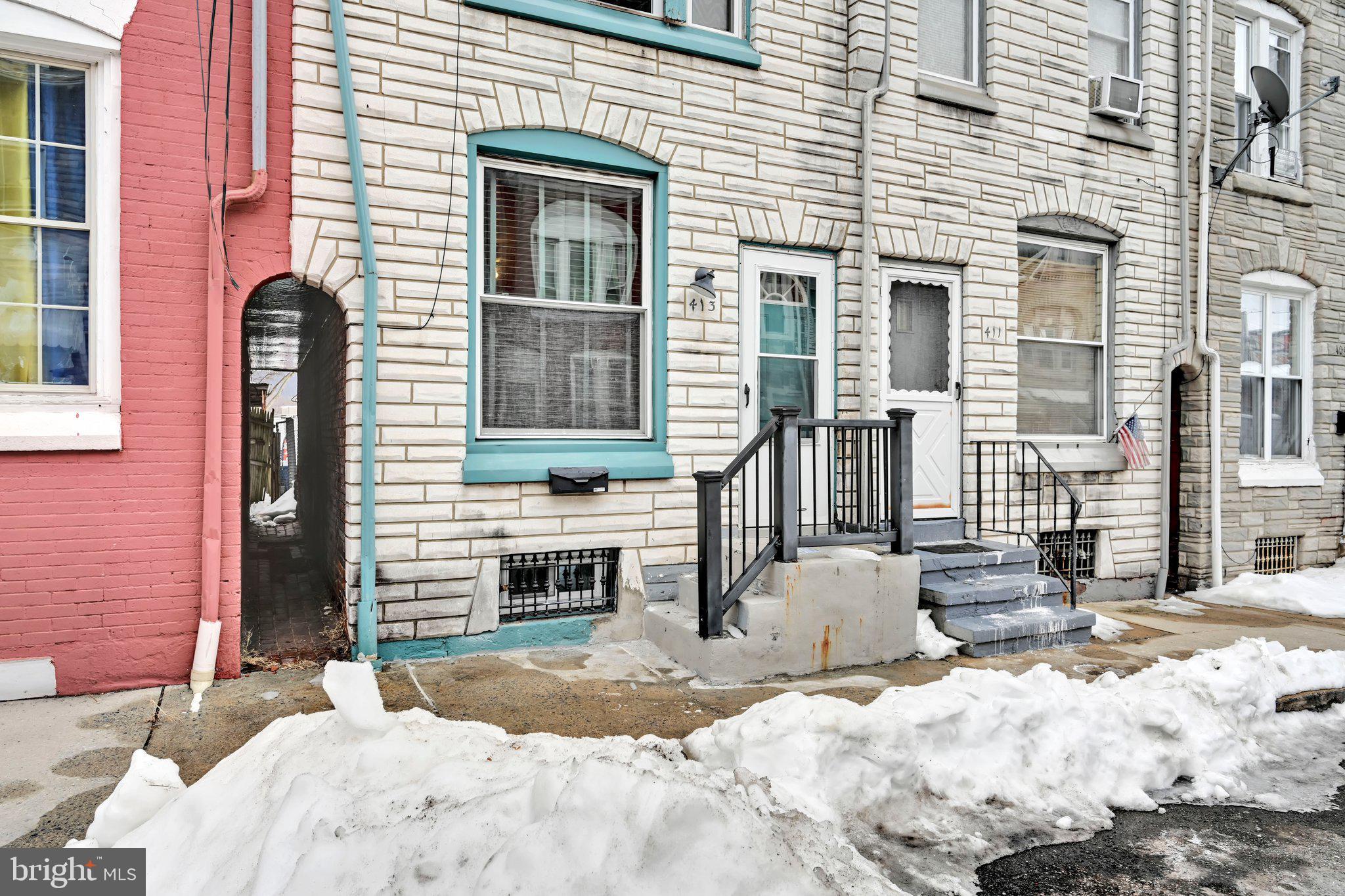 413 Rosenthal Street Reading, PA 19601 - Photo 4 of 27