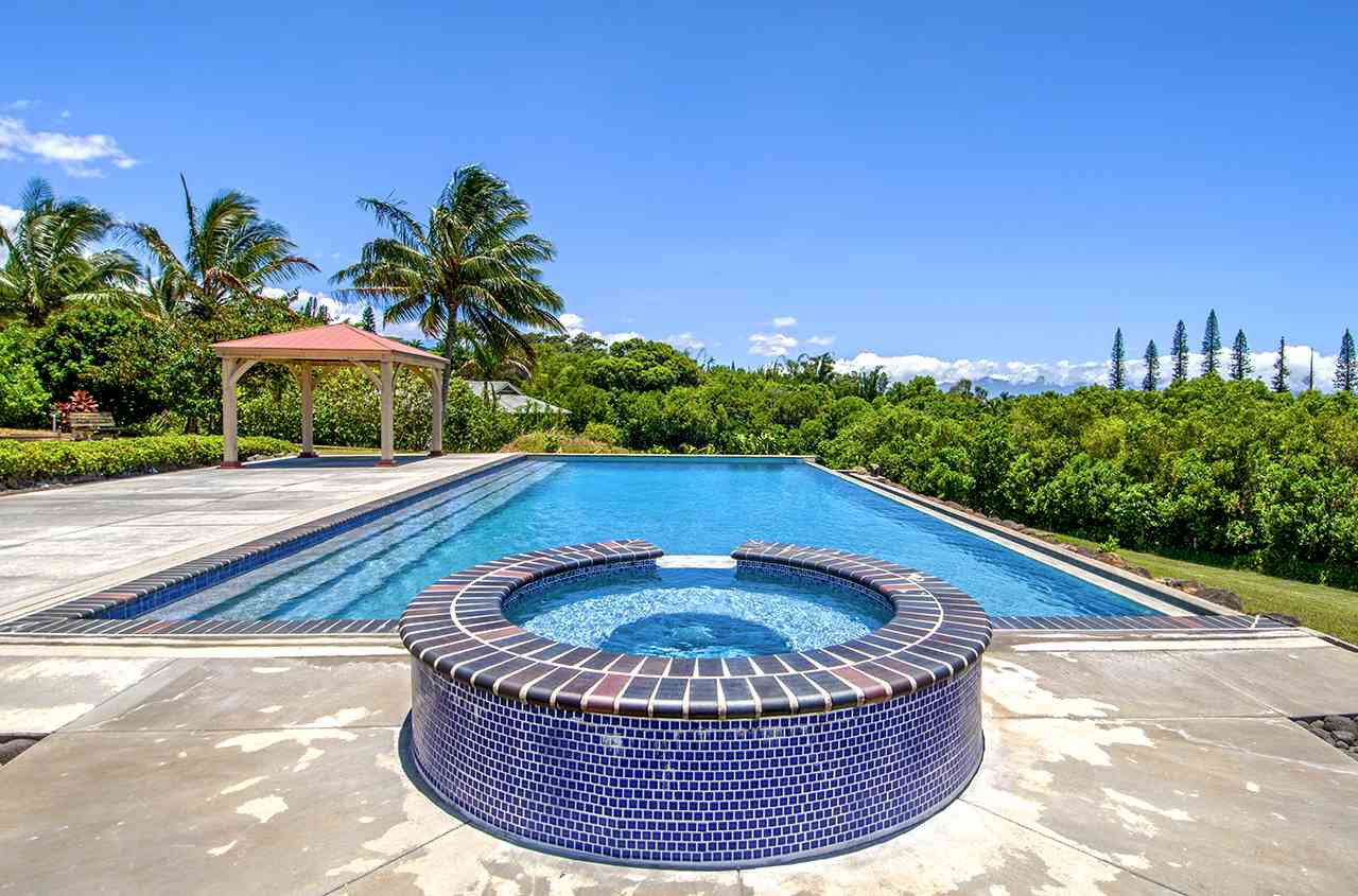 230-240 Mauu Place Haiku, HI 96708 - Photo 2 of 16 a view of swimming pool from a balcony