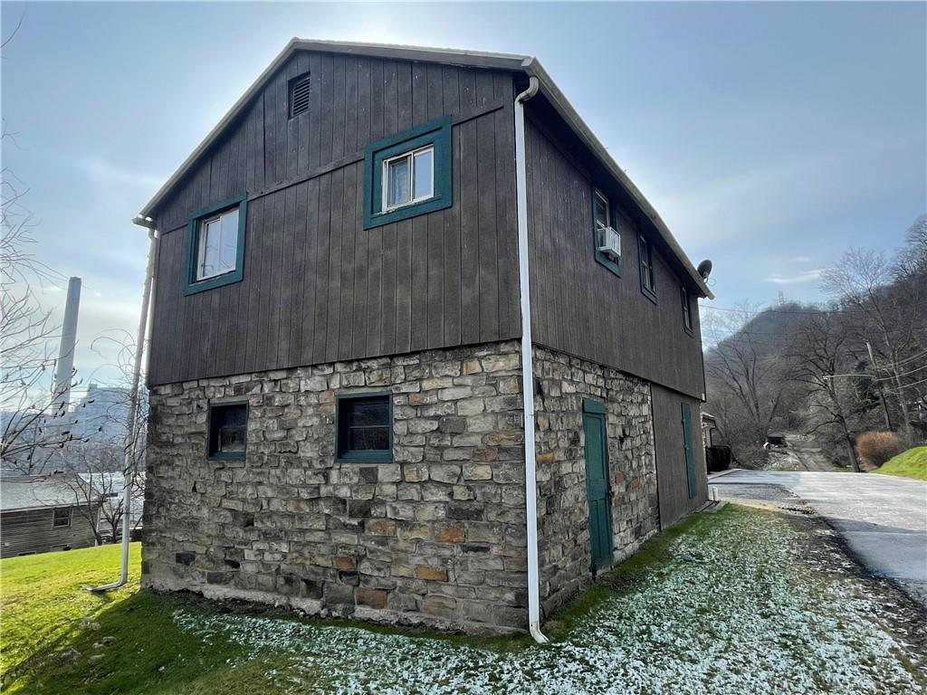 2582 Midland Beaver Road Industry, PA 15052 - Photo 18 of 19 Gallery Image 18