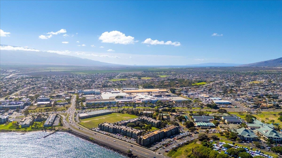 111 Kahului Beach Road, Unit D412 Kahului, HI 96732 - Photo 10 of 37 an aerial view of residential houses with outdoor space