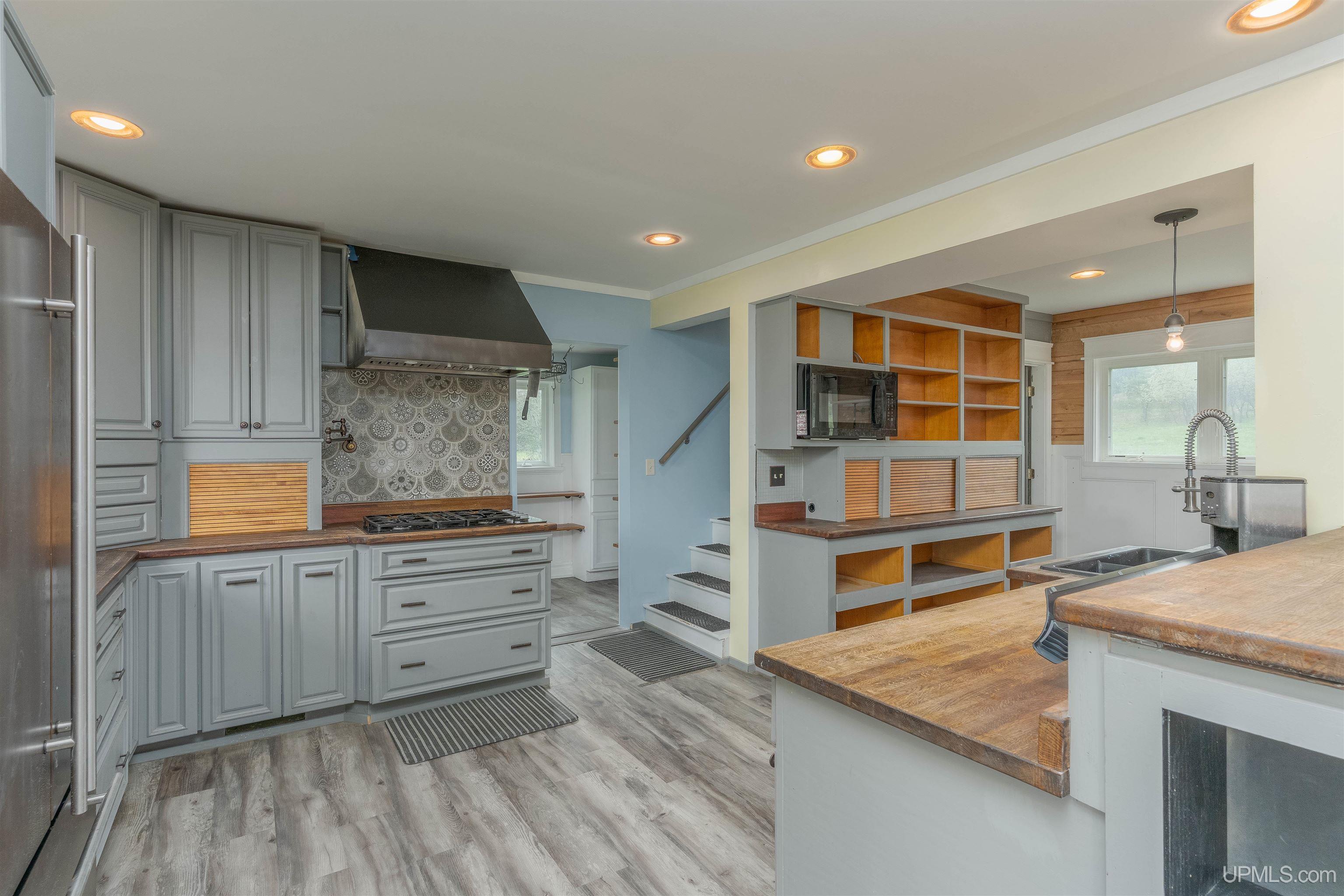 140 Sunset Shores Road Iron River, MI 49935 - Photo 6 of 61