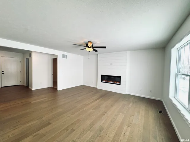 $419,900 | 3826 West Fiona Way, Dunlap, IL 61525