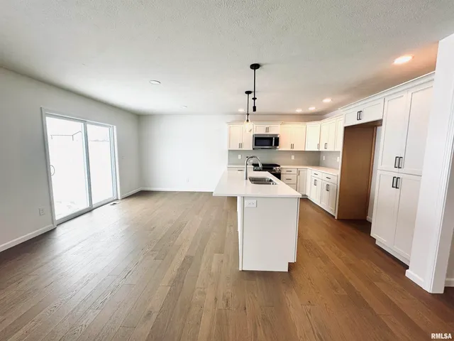 $419,900 | 3826 West Fiona Way, Dunlap, IL 61525