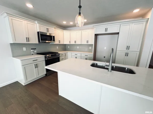 $419,900 | 3826 West Fiona Way, Dunlap, IL 61525