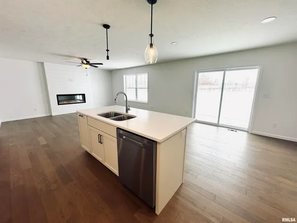 $419,900 | 3826 West Fiona Way, Dunlap, IL 61525