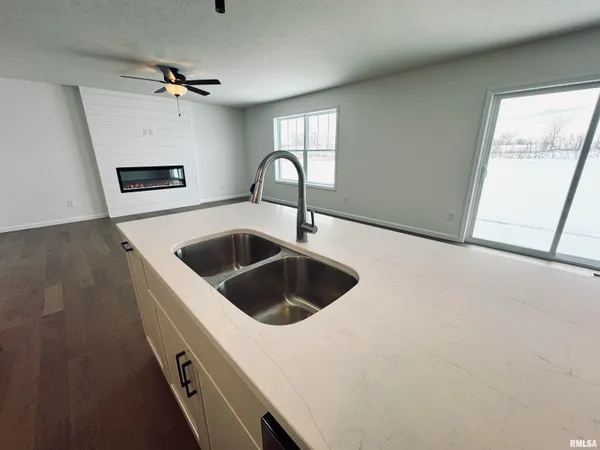 $419,900 | 3826 West Fiona Way, Dunlap, IL 61525