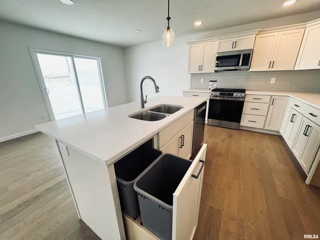 $419,900 | 3826 West Fiona Way, Dunlap, IL 61525