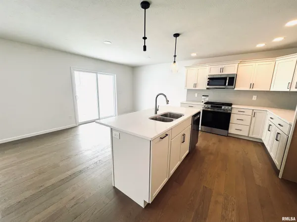 $419,900 | 3826 West Fiona Way, Dunlap, IL 61525