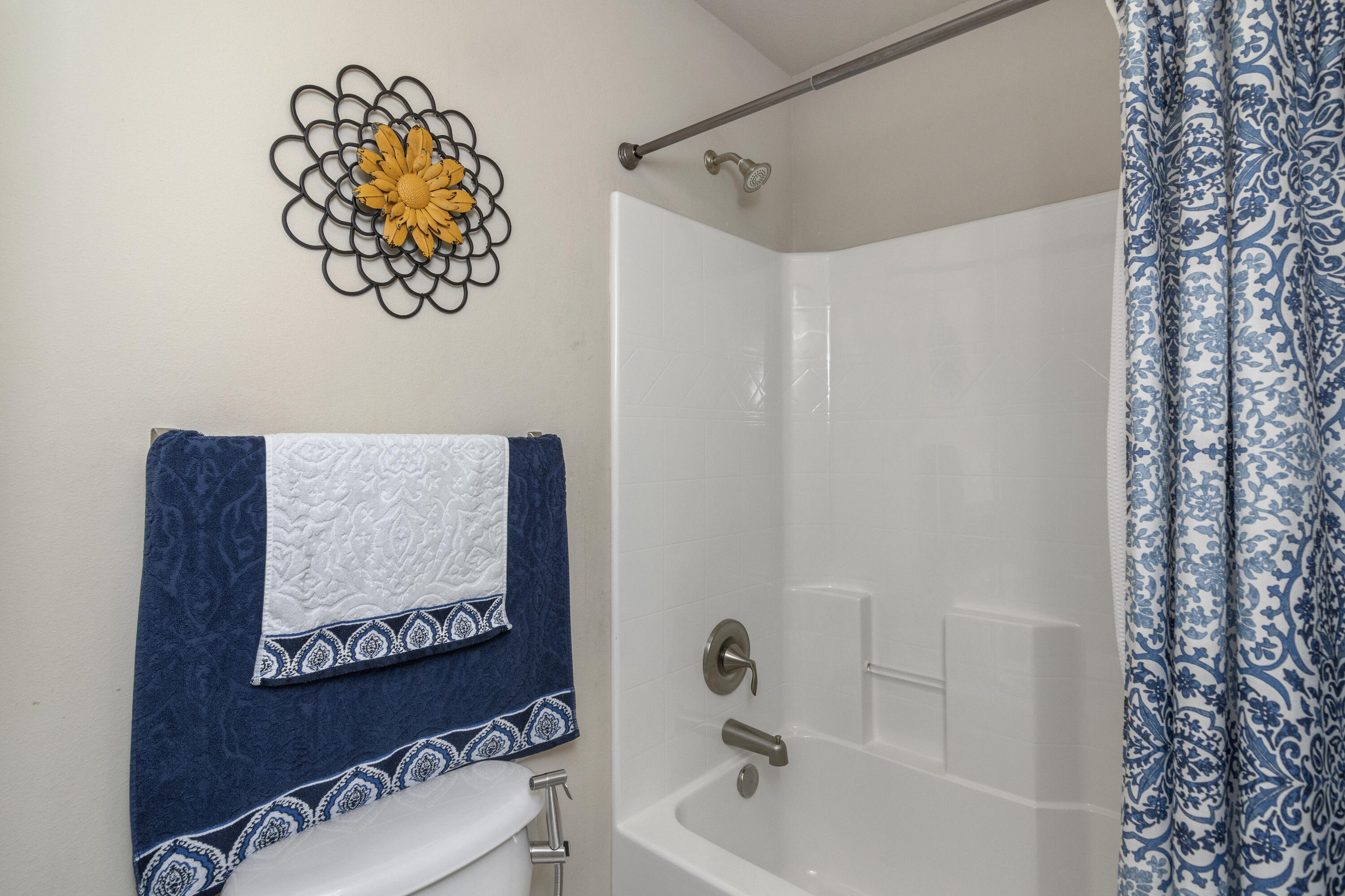 306 Gauntlet Drive Crestview, FL 32539 - Photo 24 of 32 a bathroom with a bathtub and a shower