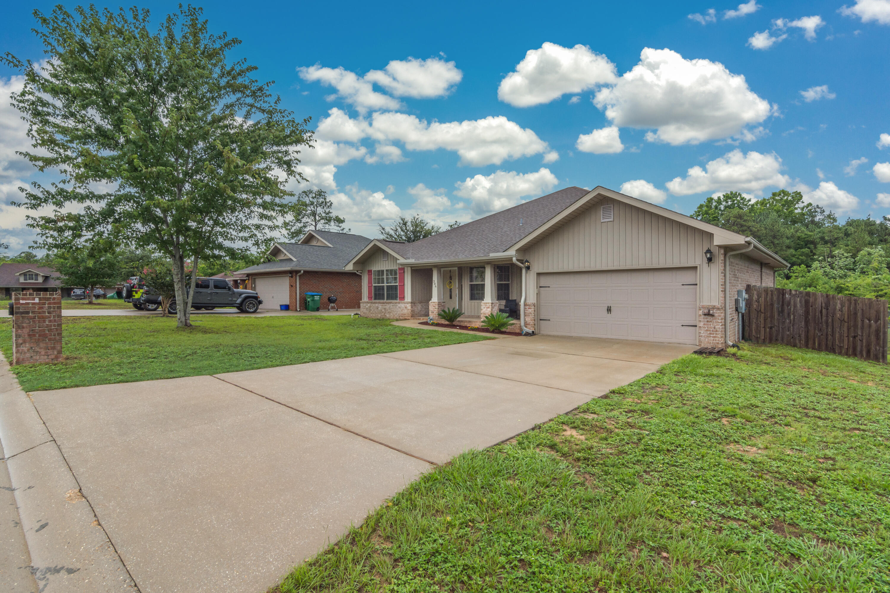 306 Gauntlet Drive Crestview, FL 32539 - Photo 3 of 32 a view of a house with a yard