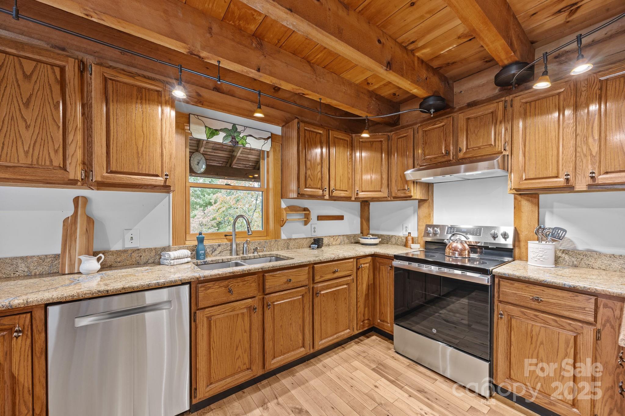 71 Kuykendall Branch Road Asheville, NC 28804 - Photo 15 of 43