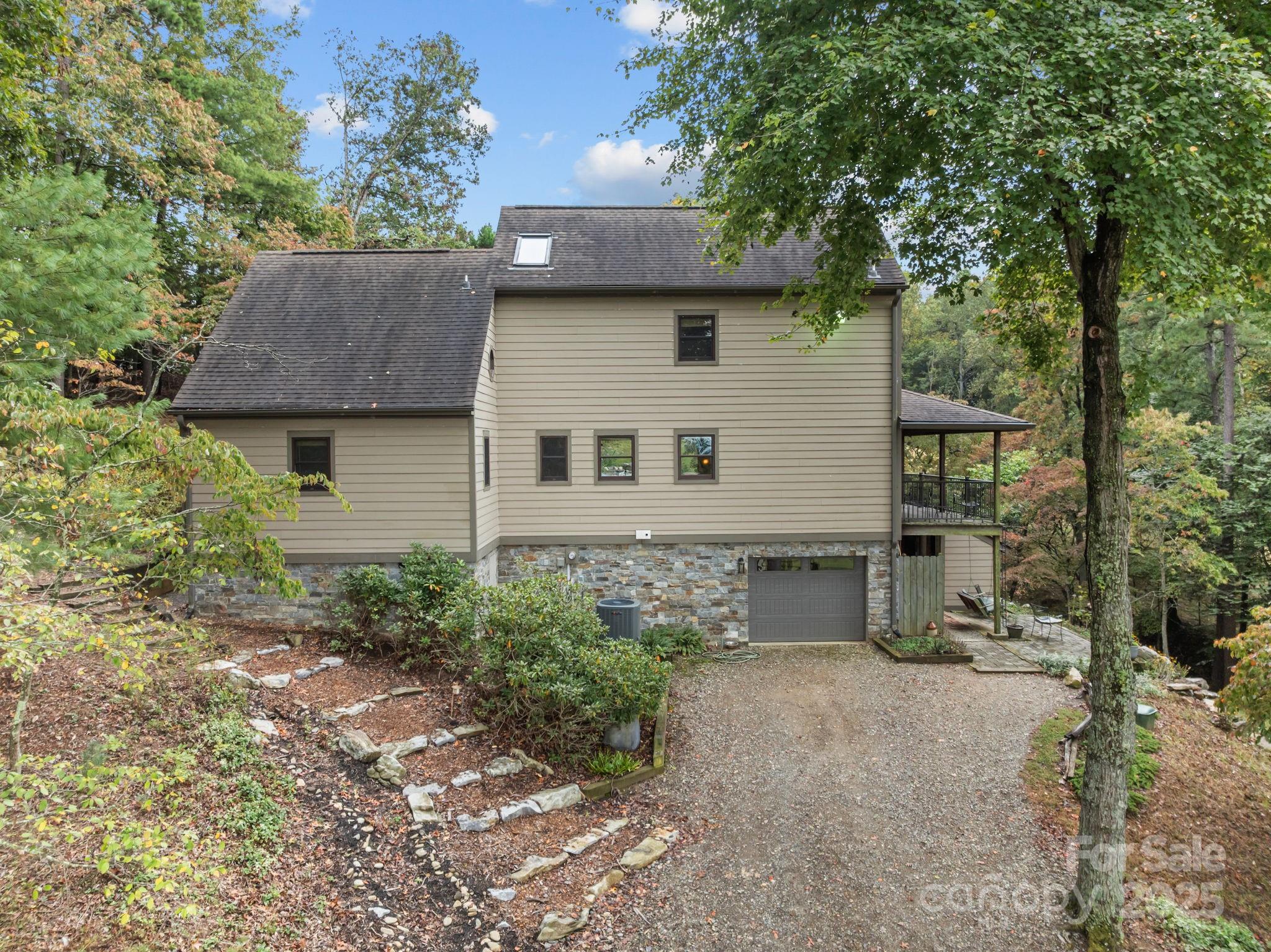 71 Kuykendall Branch Road Asheville, NC 28804 - Photo 5 of 43