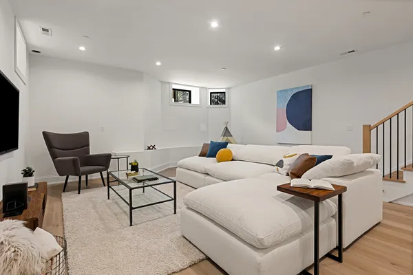 $3,199,000 | 3711 North Magnolia Avenue, Chicago, IL 60613