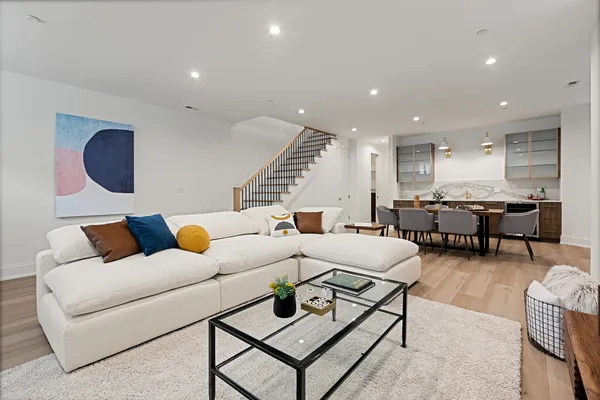 $3,199,000 | 3711 North Magnolia Avenue, Chicago, IL 60613