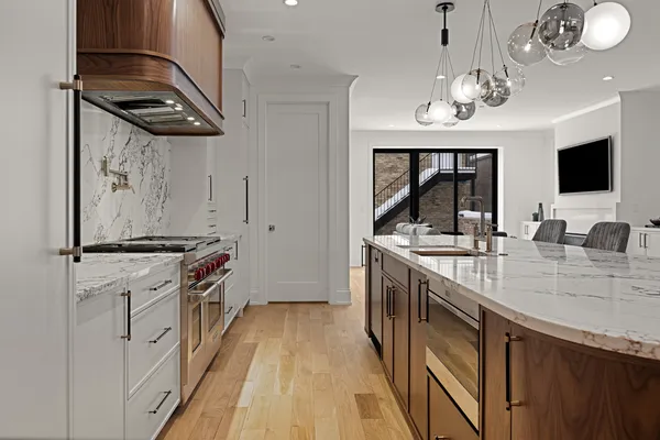 $3,199,000 | 3711 North Magnolia Avenue, Chicago, IL 60613