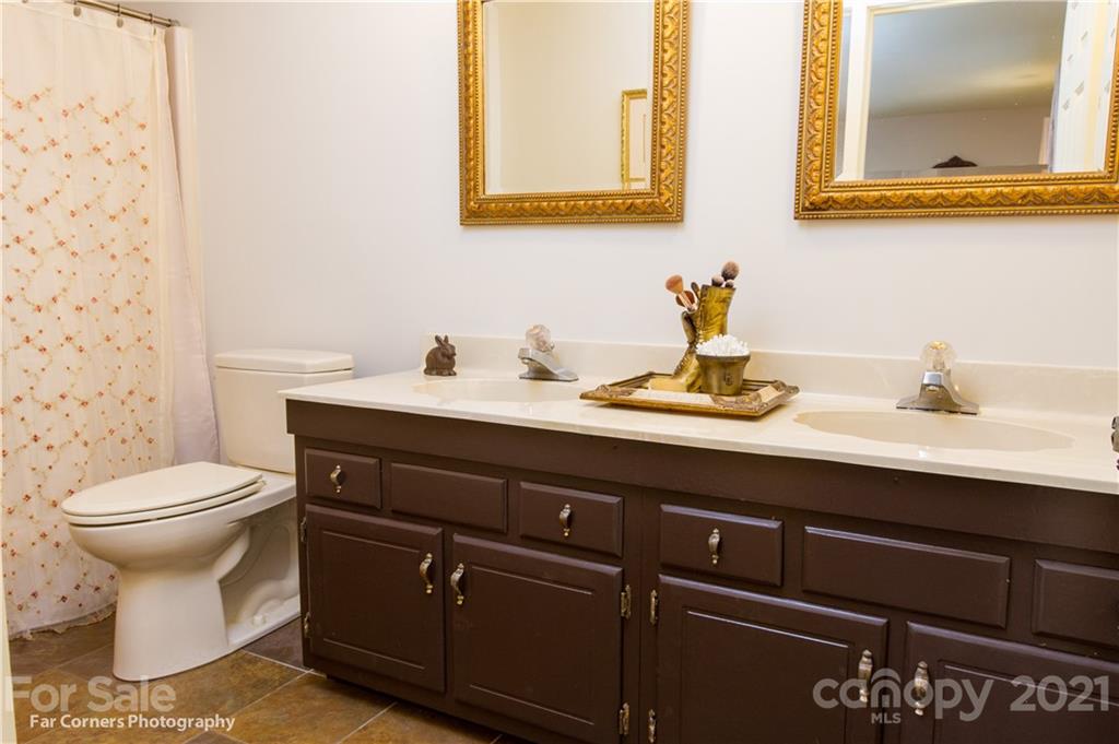 77 Workman Road Sylva, NC 28779 - Photo 16 of 34 Gallery Image 16