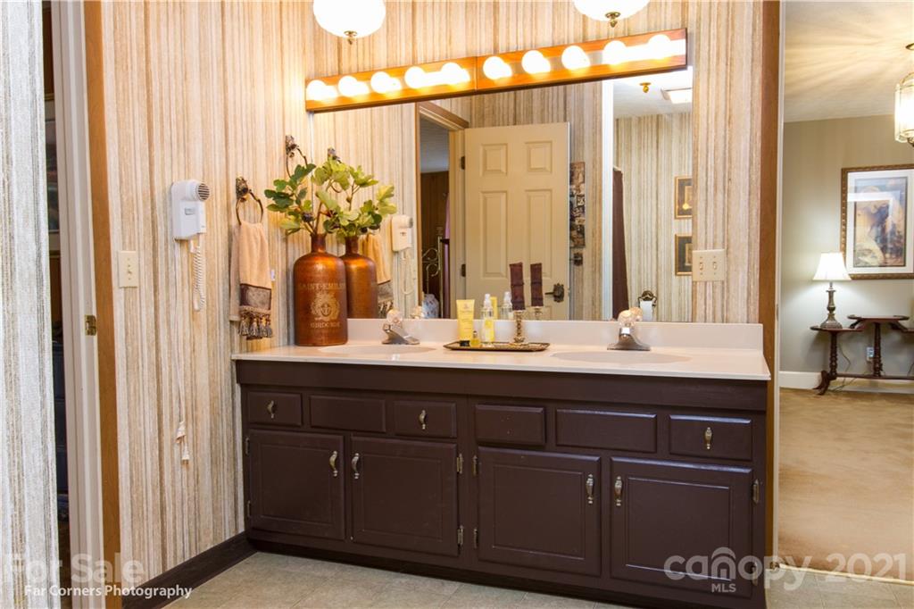 77 Workman Road Sylva, NC 28779 - Photo 21 of 34 Gallery Image 21