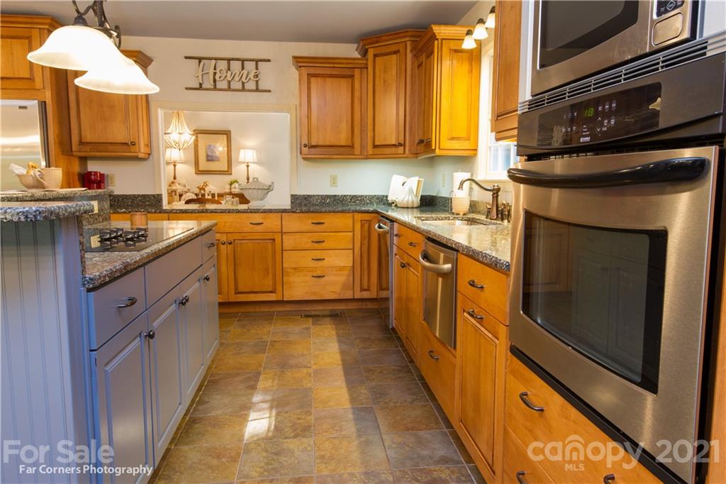 77 Workman Road Sylva, NC 28779 - Photo 8 of 34 Gallery Image 8