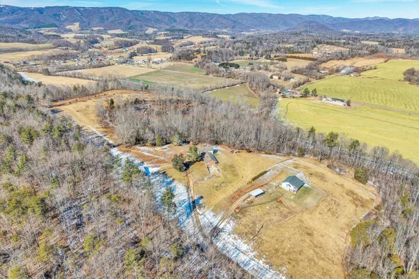 $480,000 | 226 Magnolia Lane, Callaway, VA 24067