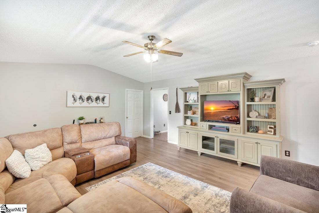 100 Ridge Drive Williamston, SC 29697 - Photo 4 of 29