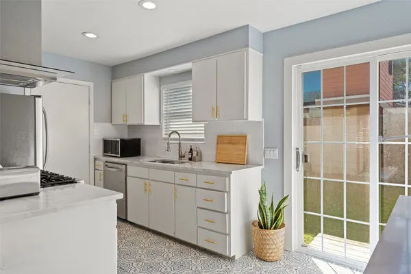 $2,800 | 2105 Columbia Cove, Austin, TX 78723