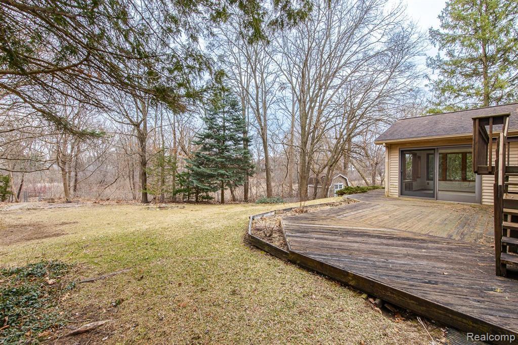 5126 Old Cove Road Clarkston, MI 48346 - Photo 37 of 46 Gallery Image 37