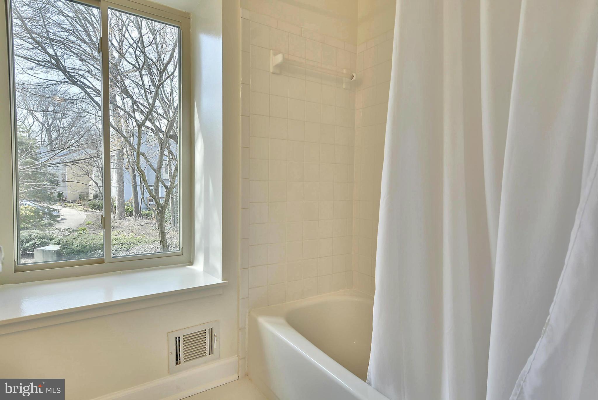 2000 Chadds Ford Drive Reston, VA 20191 - Photo 13 of 30 Bath