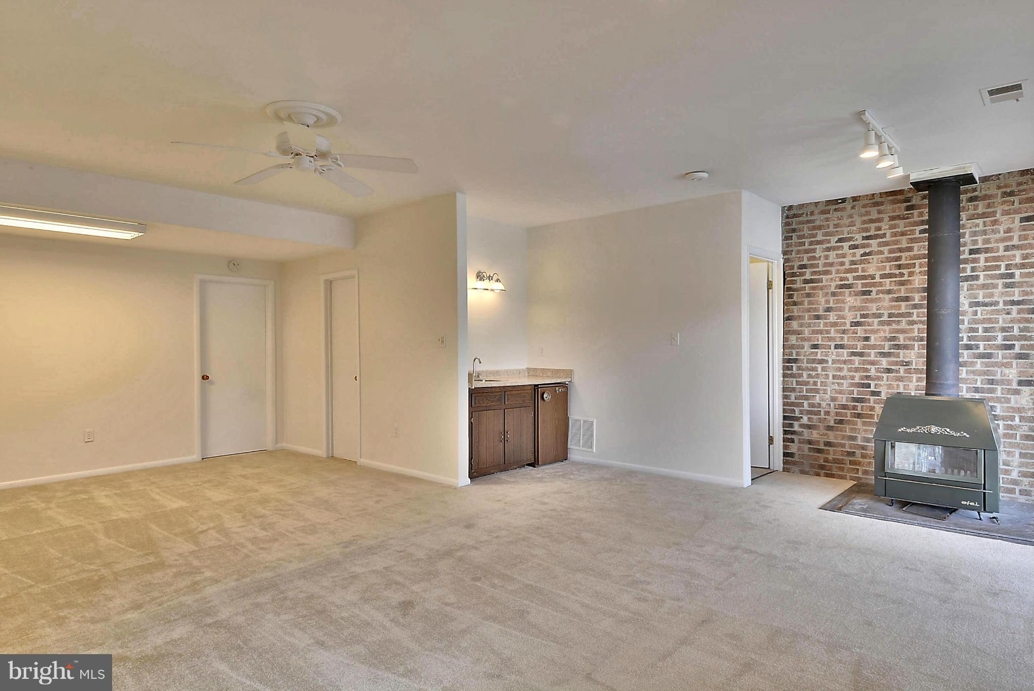 2000 Chadds Ford Drive Reston, VA 20191 - Photo 17 of 30 Family Room