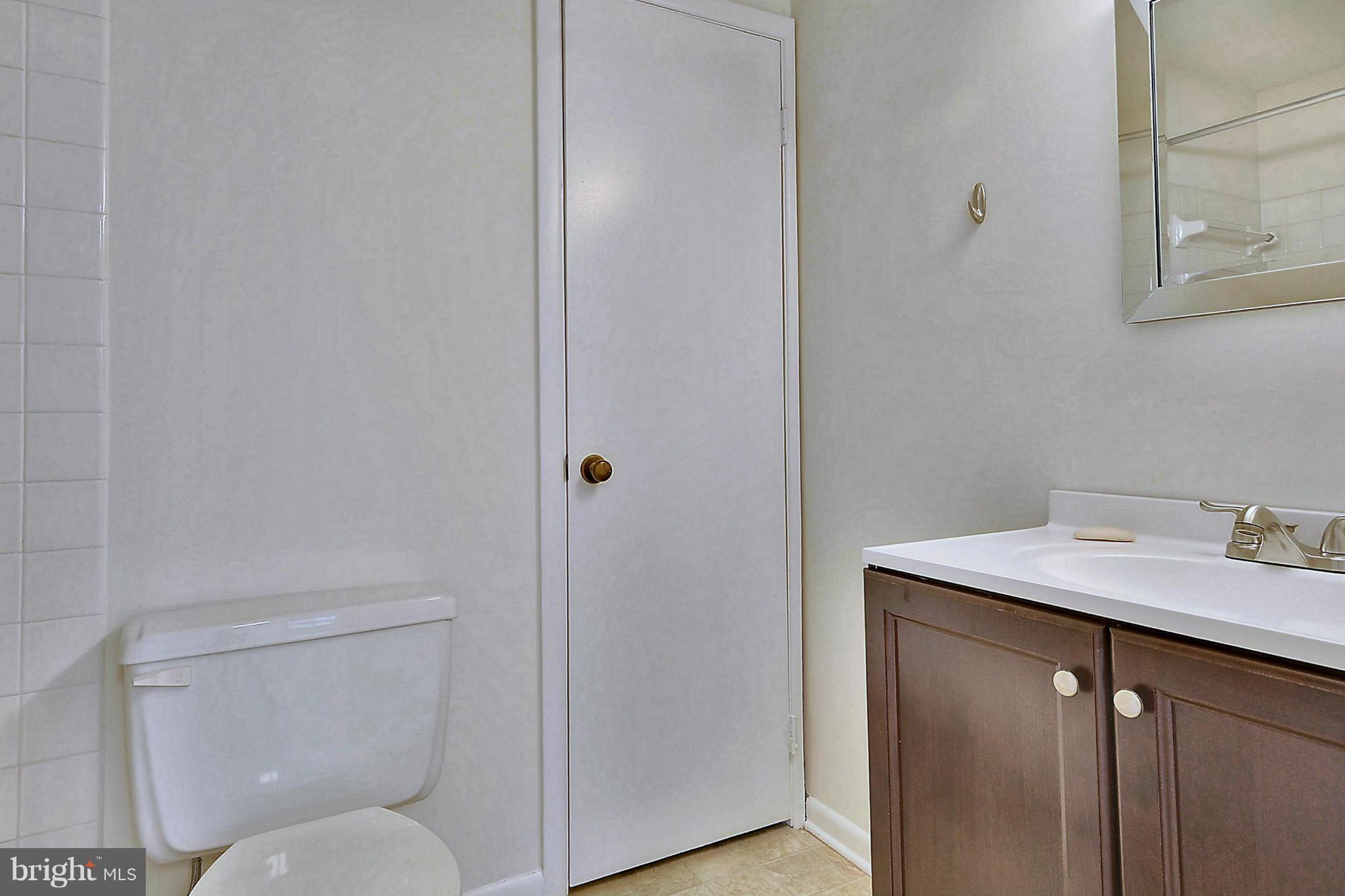 2000 Chadds Ford Drive Reston, VA 20191 - Photo 19 of 30 Bath