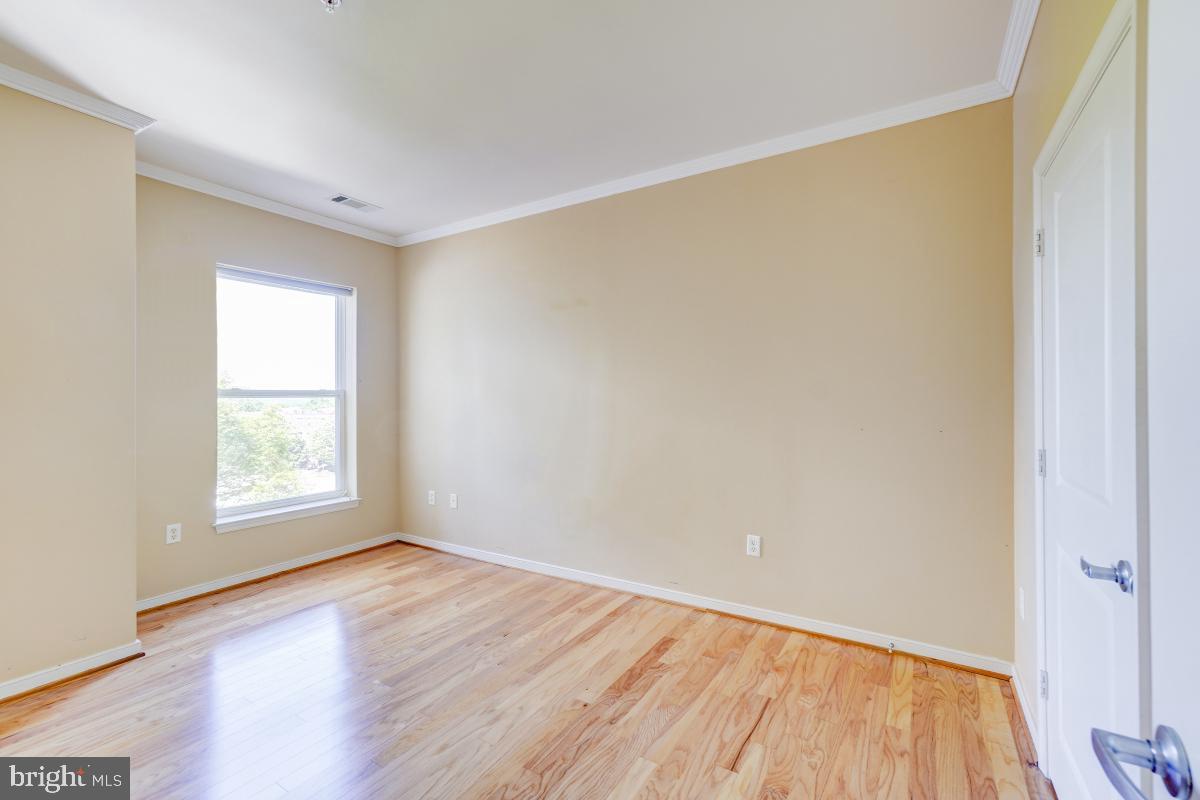 8045 Newell Street, Unit 309 Silver Spring, MD 20910 - Photo 14 of 27