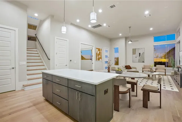 $650,000 | 6109 Seville Drive, Austin, TX 78724