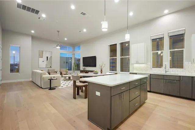 $650,000 | 6109 Seville Drive, Austin, TX 78724