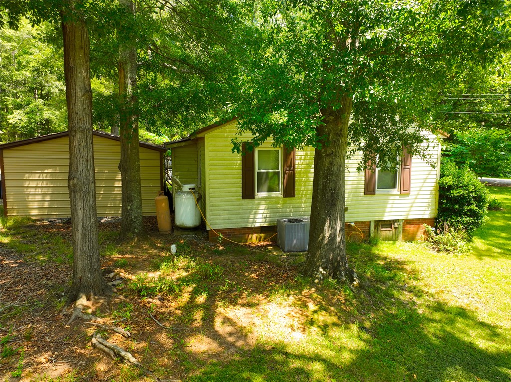 1198 Mize Road Belton, SC 29627 - Photo 7 of 50