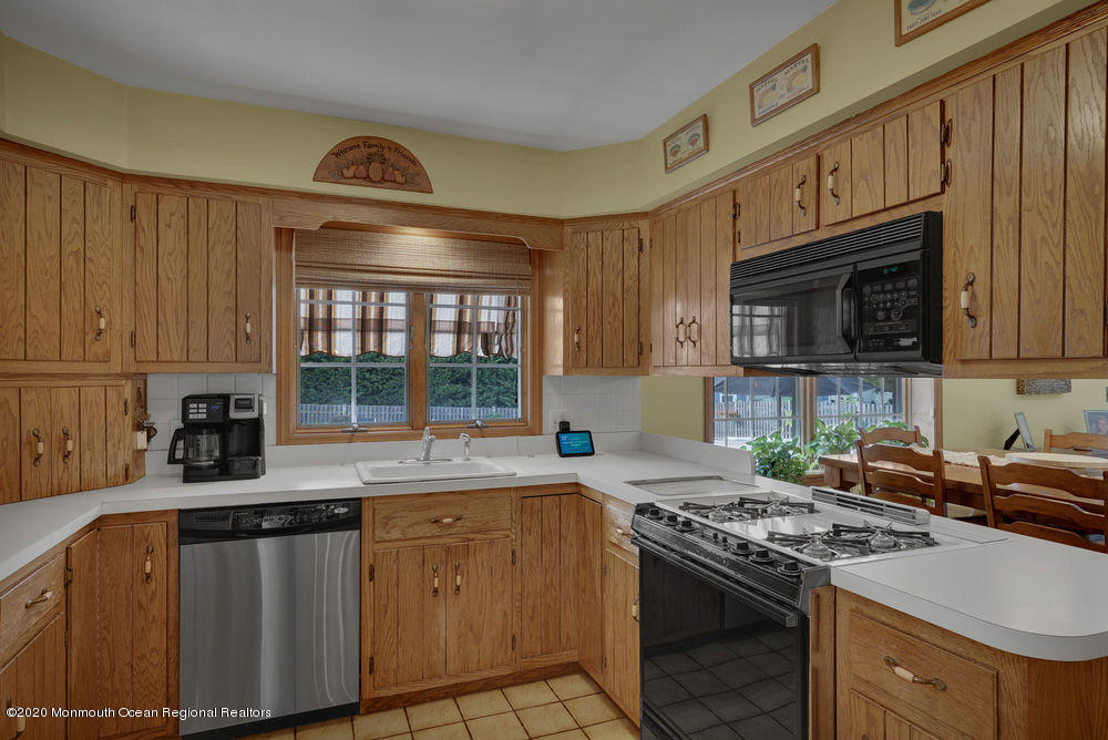 1210 Rue Avenue Point Pleasant, NJ 08742 - Photo 18 of 44 019_dsc03470